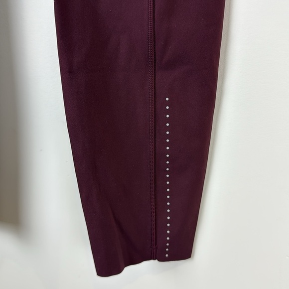 Lululemon Fast Free High Rise Tight 24” Logo Reflective Size 4 Cassis - Picture 4 of 7